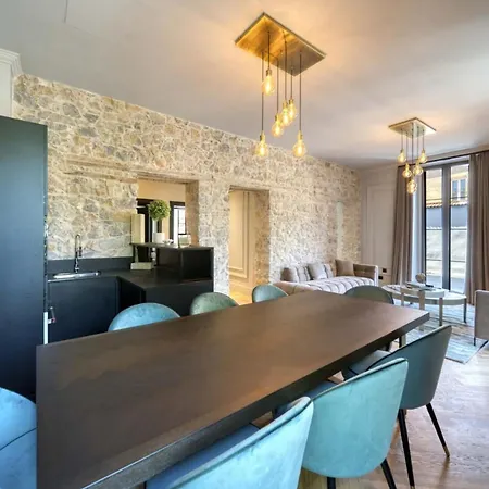 아파트 Marvellous 5 Bed Centre