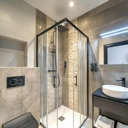 Marvellous 5 Bed Centre Cannes