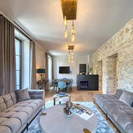 Marvellous 5 Bed Centre