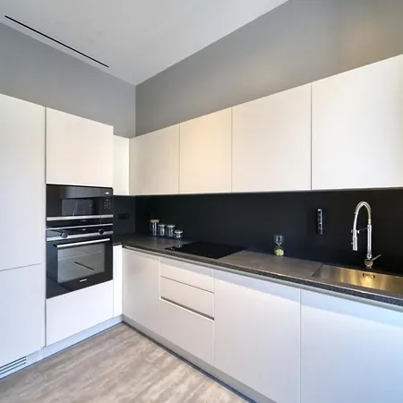 Marvellous 5 Bed Centre Apartmán *