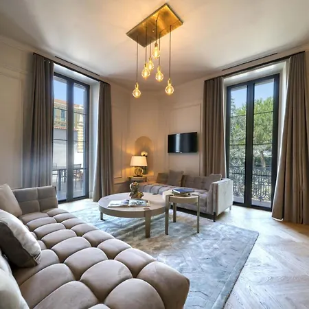 Marvellous 5 Bed Centre Apartament