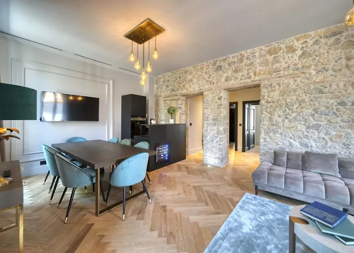 Daire Marvellous 5 Bed Centre *
