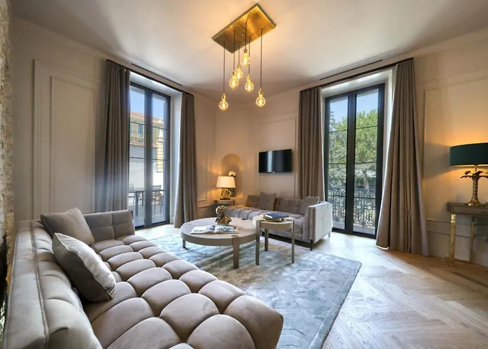 Marvellous 5 Bed Centre Daire