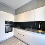 Marvellous 5 Bed Centre Apartament *