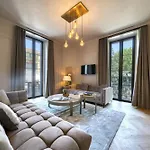 Marvellous 5 Bed Centre Apartament