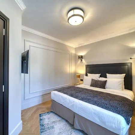 Marvellous 5 Bed Centre Lejlighed Cannes