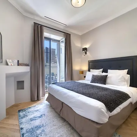 Marvellous 5 Bed Centre Lejlighed