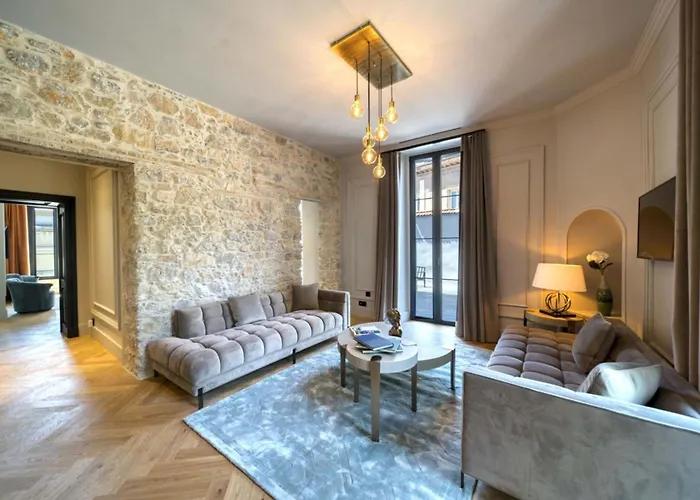Marvellous 5 Bed Centre * Cannes