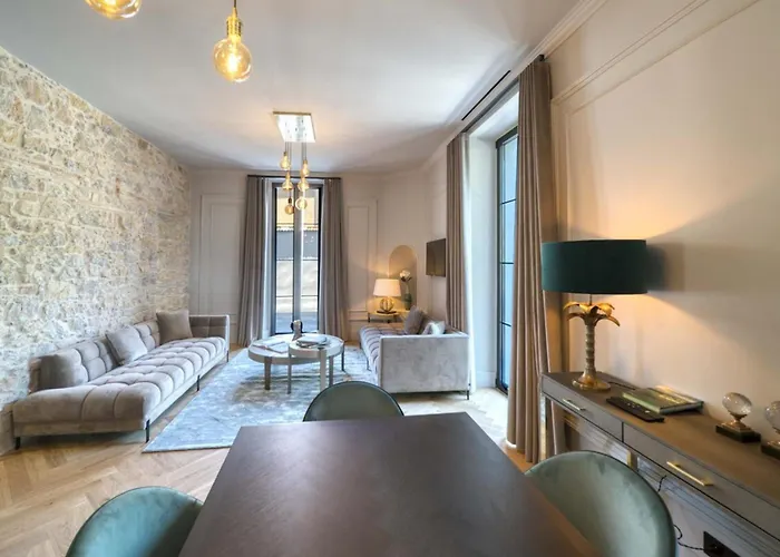 Marvellous 5 Bed Centre Cannes