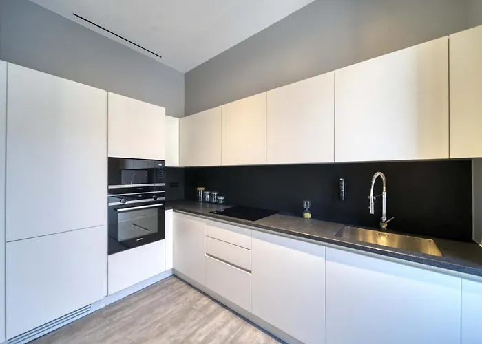 Marvellous 5 Bed Centre Apartman *